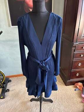NWT Milly Liv Navy Pleated Long Sleeve Belted V-Neck Mini Sz 12 A434